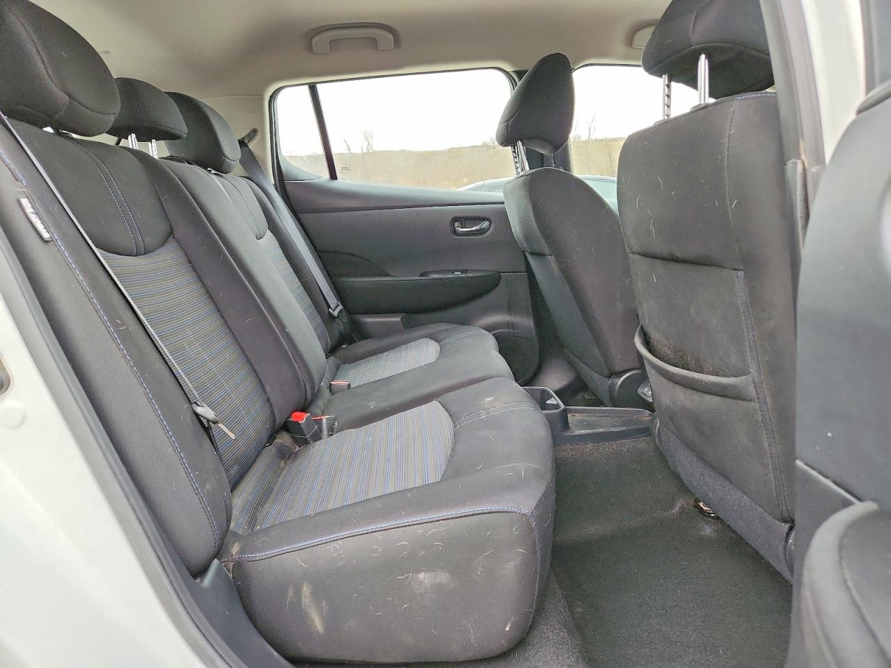 Nissan LEAF S