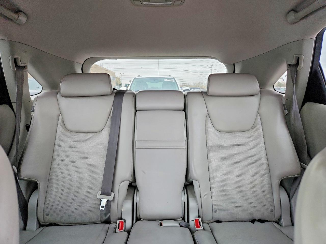 Lexus RX Base