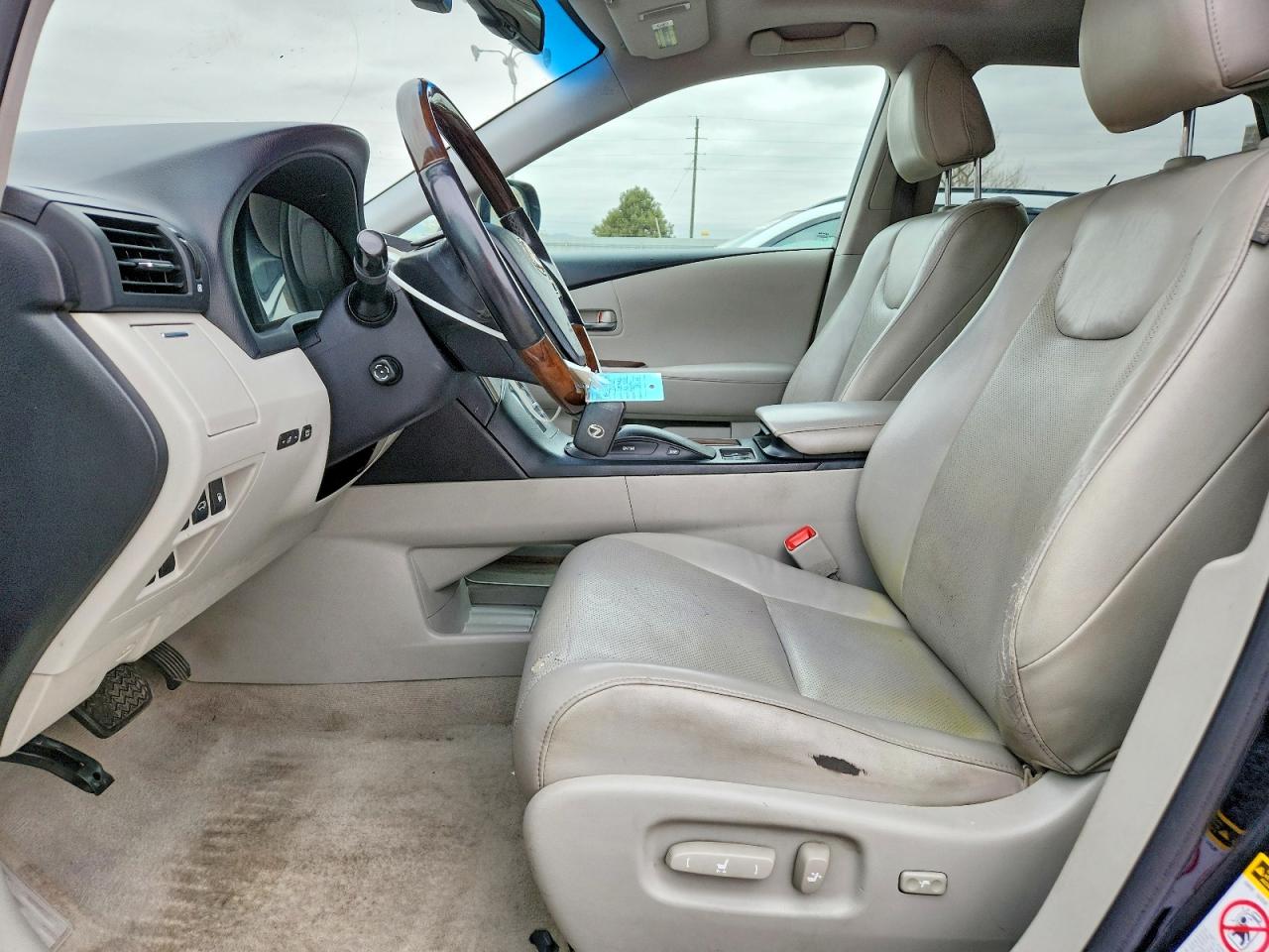 Lexus RX Base