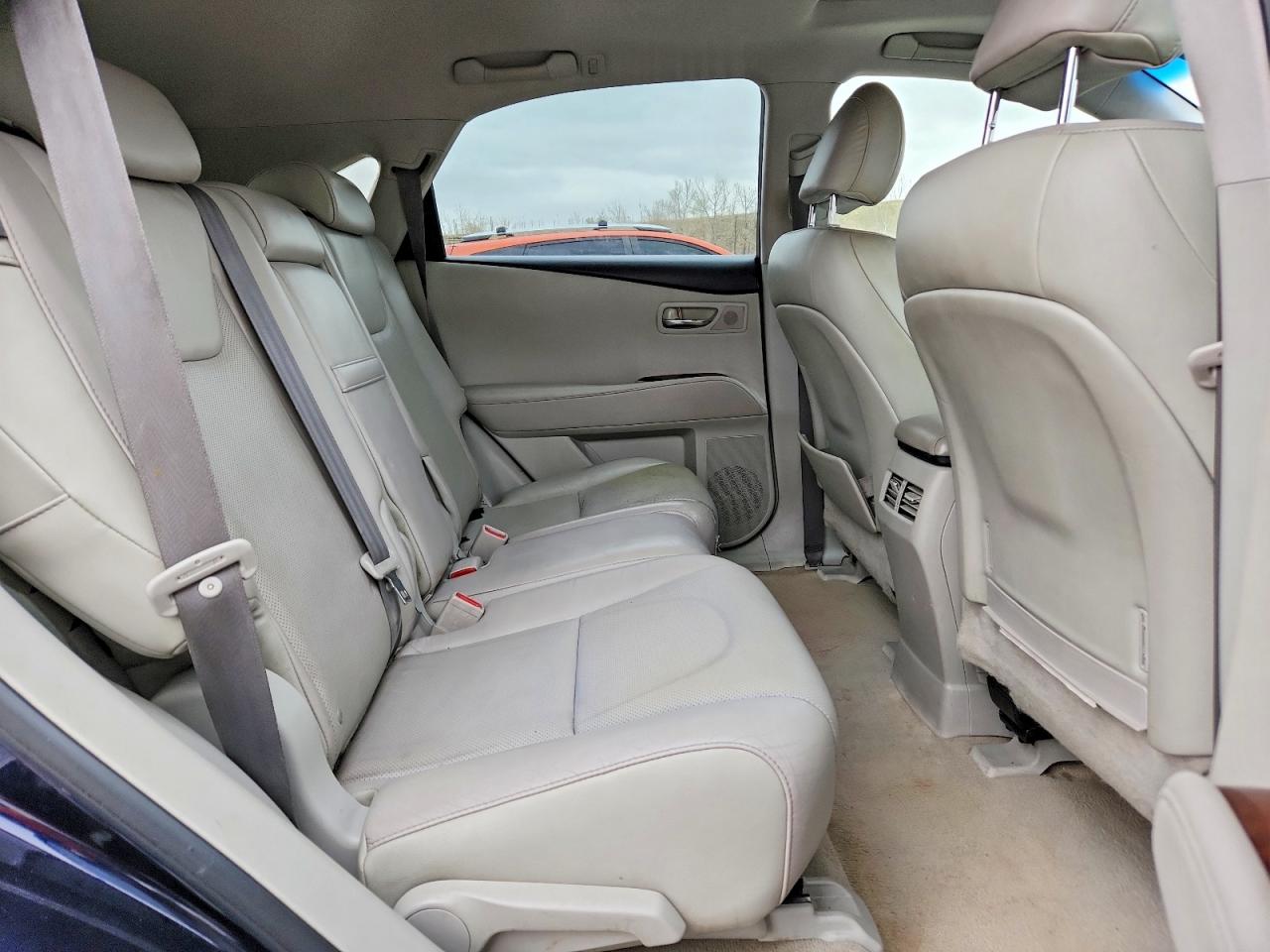 Lexus RX Base