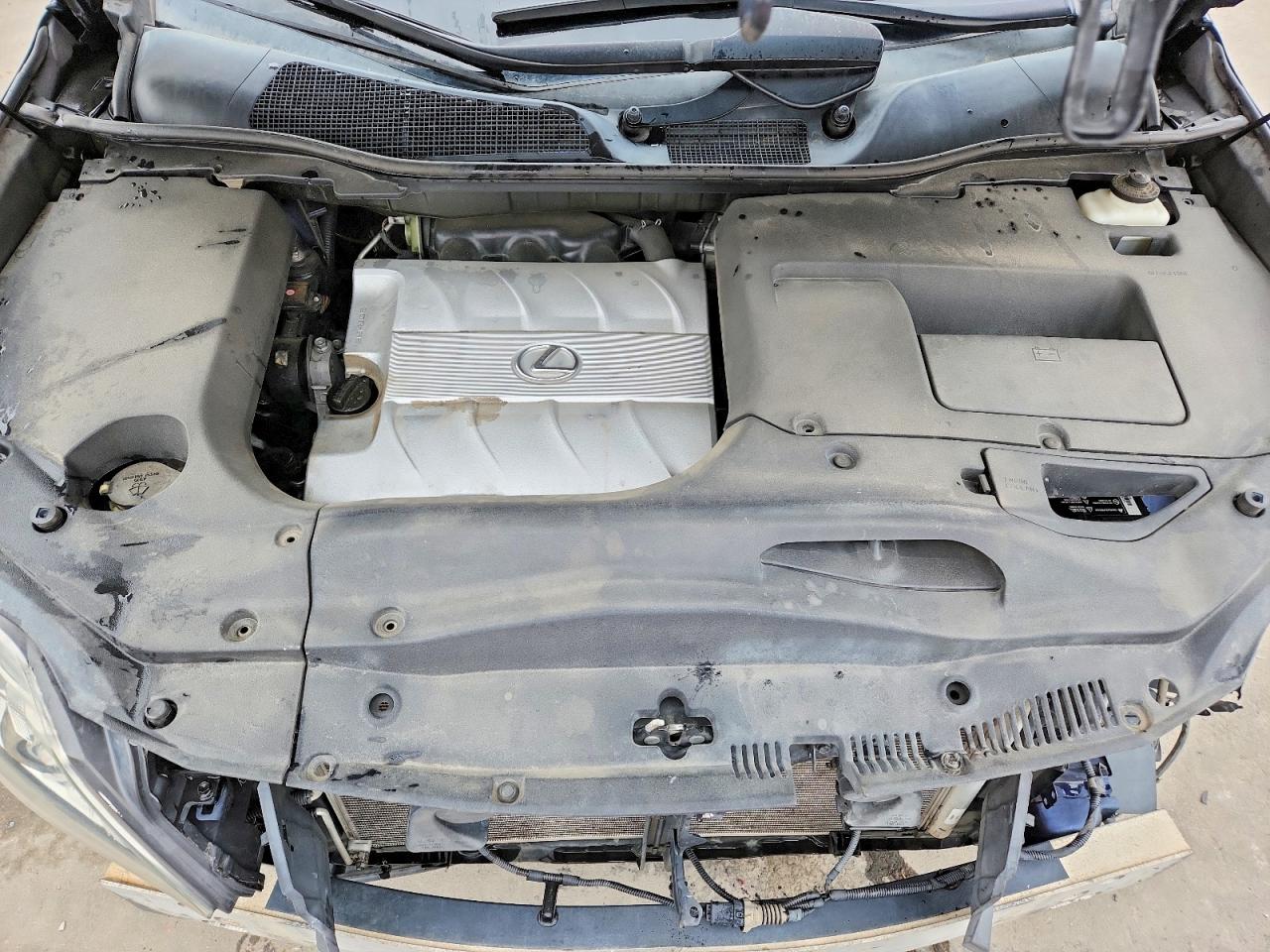 Lexus RX Base