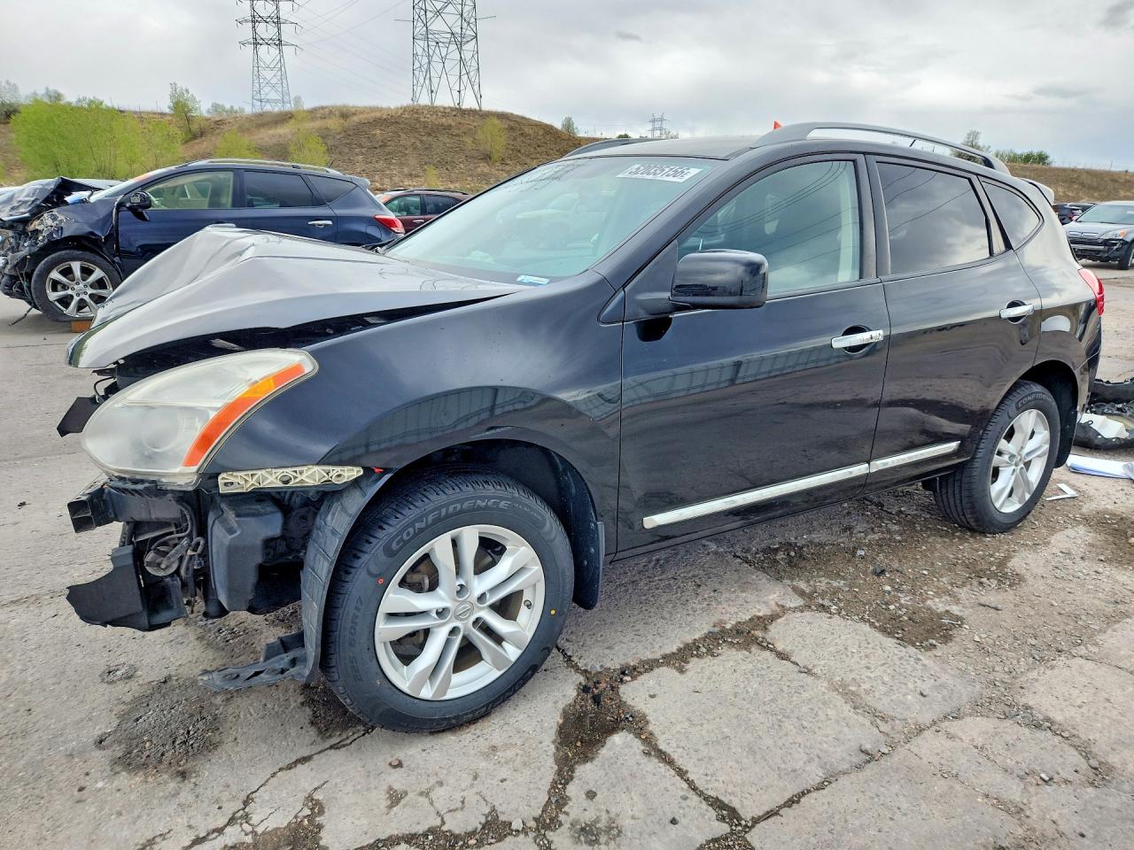 Salvage Nissan Rogue Image
