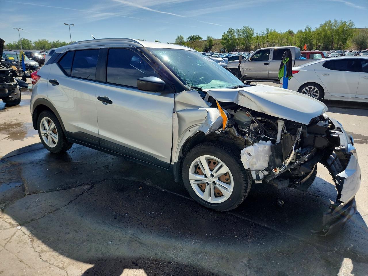 Nissan Kicks S