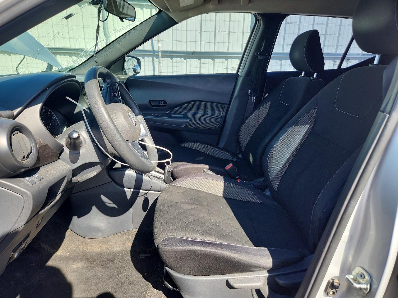 Nissan Kicks S