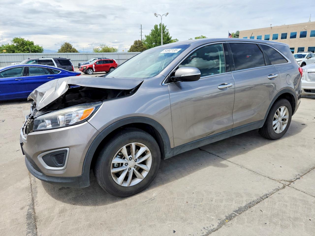 Salvage Kia Sorento Image