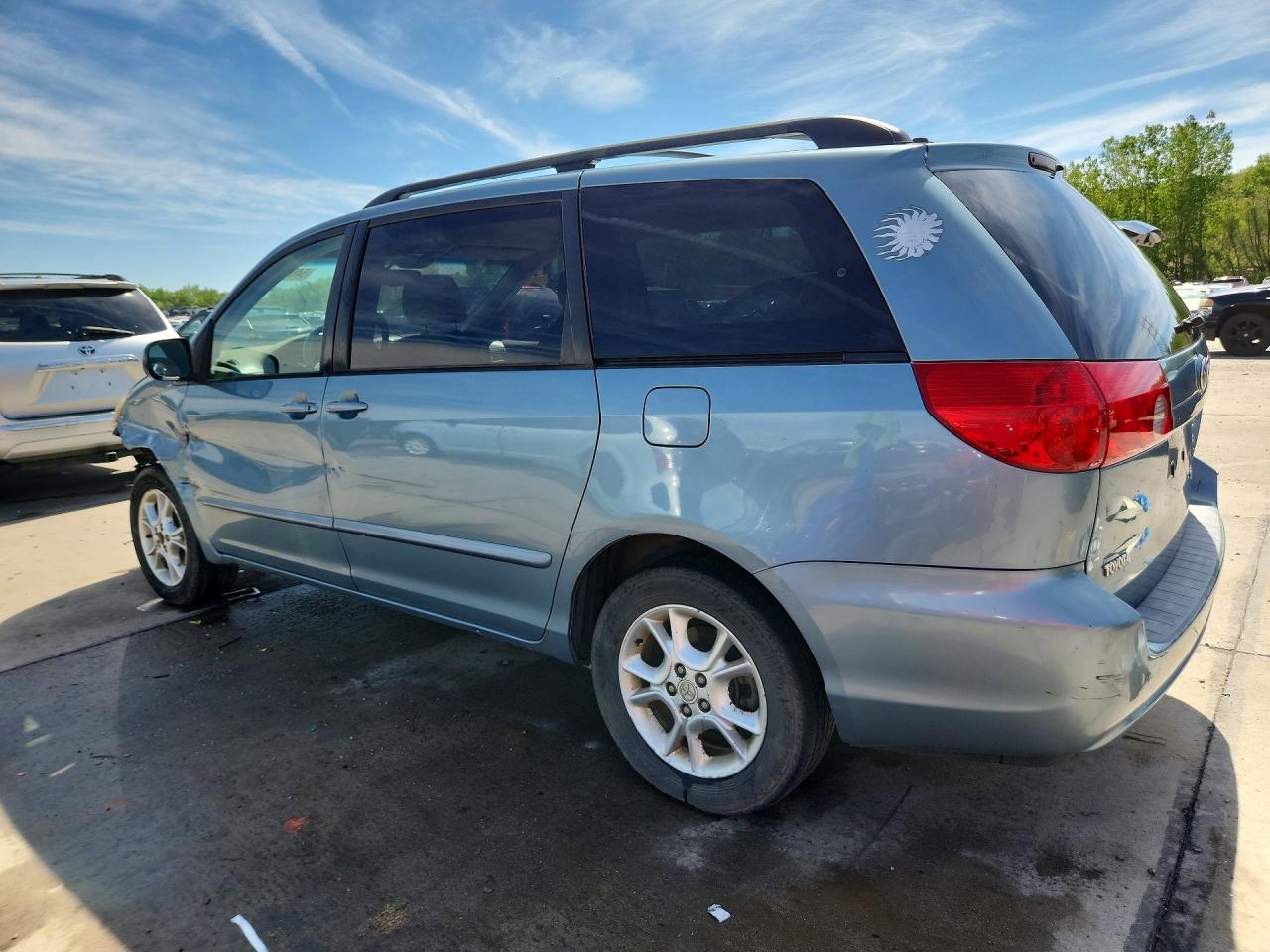 Toyota Sienna Le