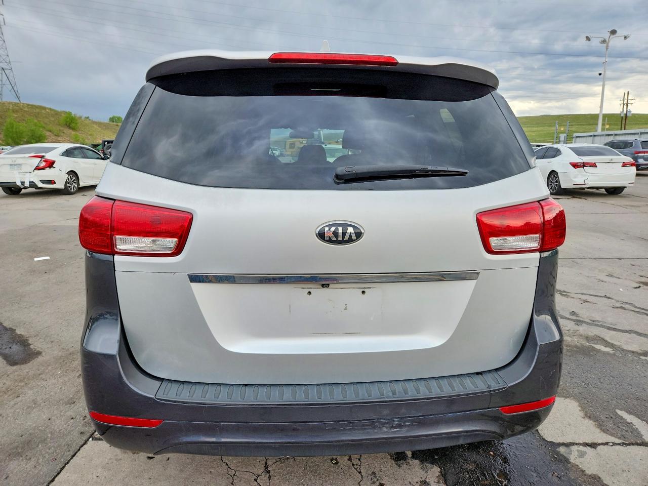 Kia Sedona Lx