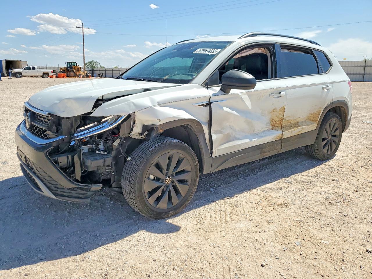 Salvage Volkswagen Taos Image