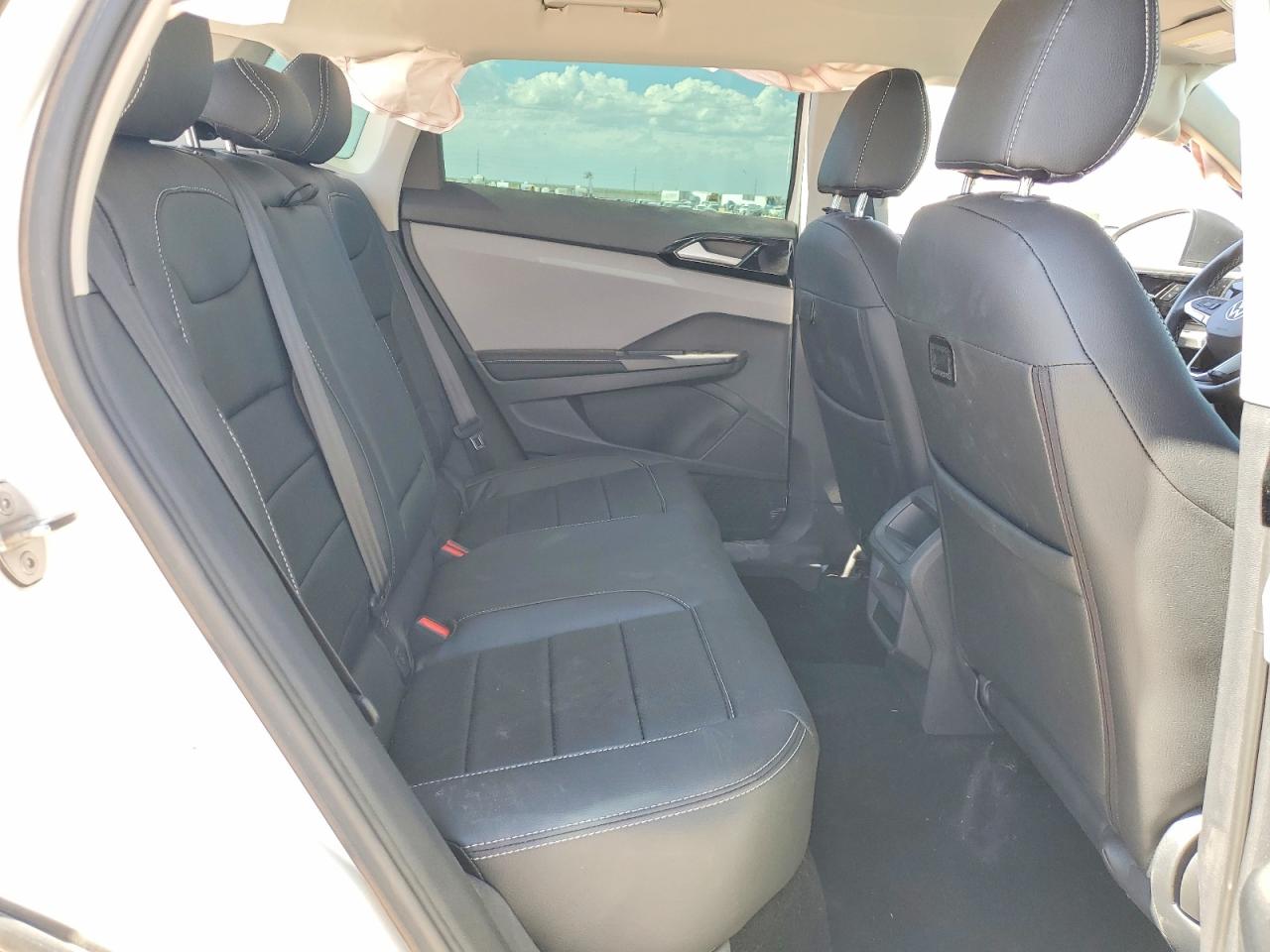 Volkswagen Taos S