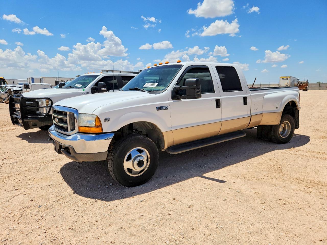 Salvage Ford F-350 Image