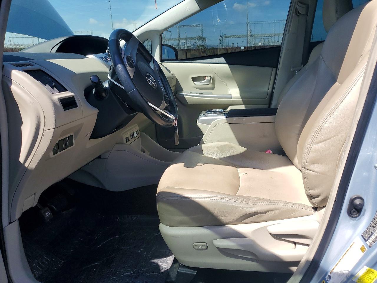 Toyota Prius Five