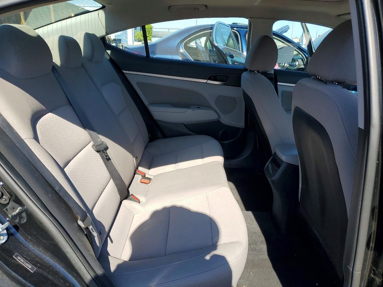 Hyundai ELANTRA Value Edition