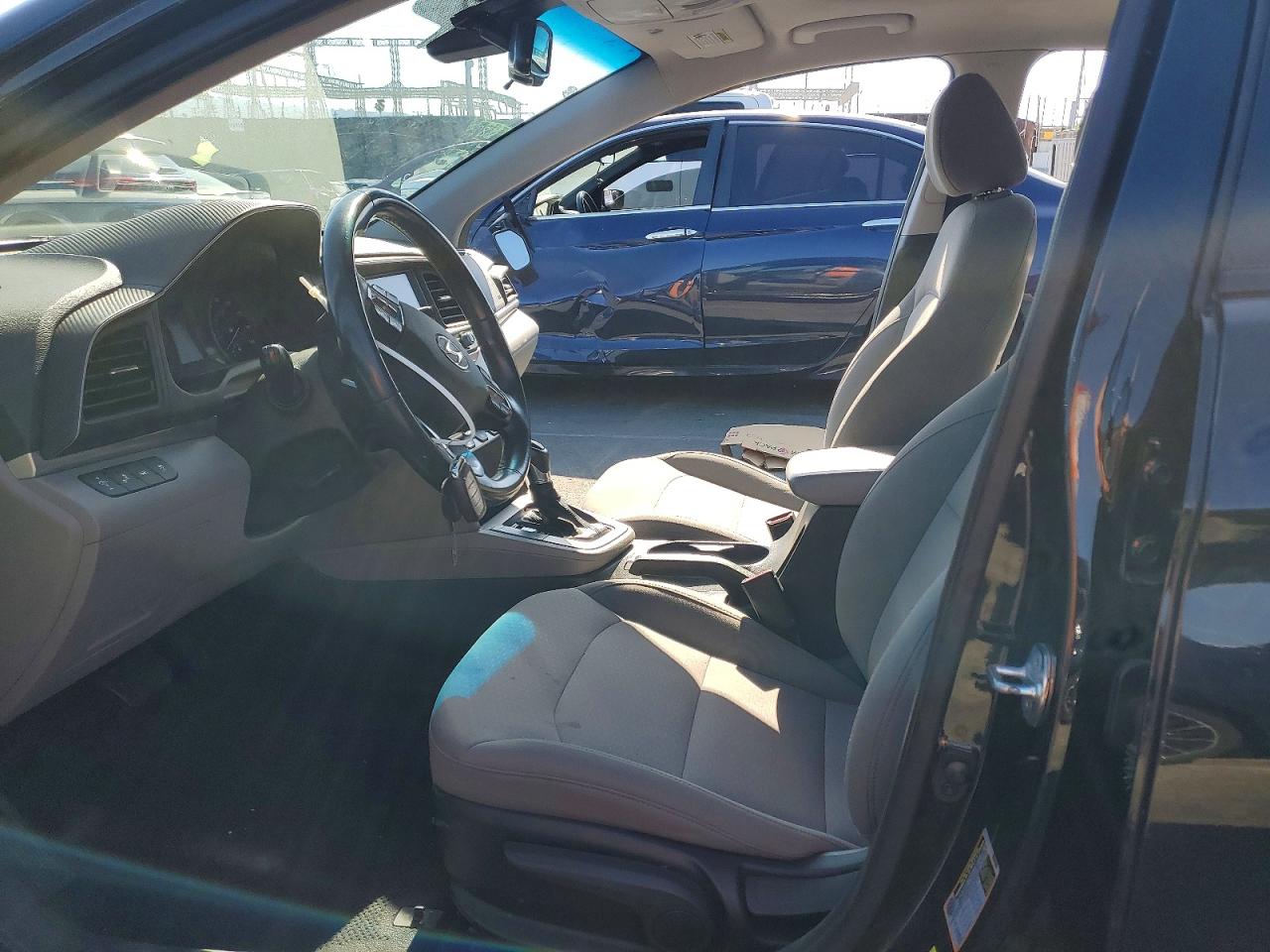 Hyundai ELANTRA Value Edition