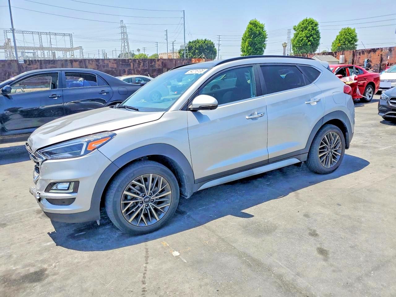 Salvage Hyundai TUCSON Image