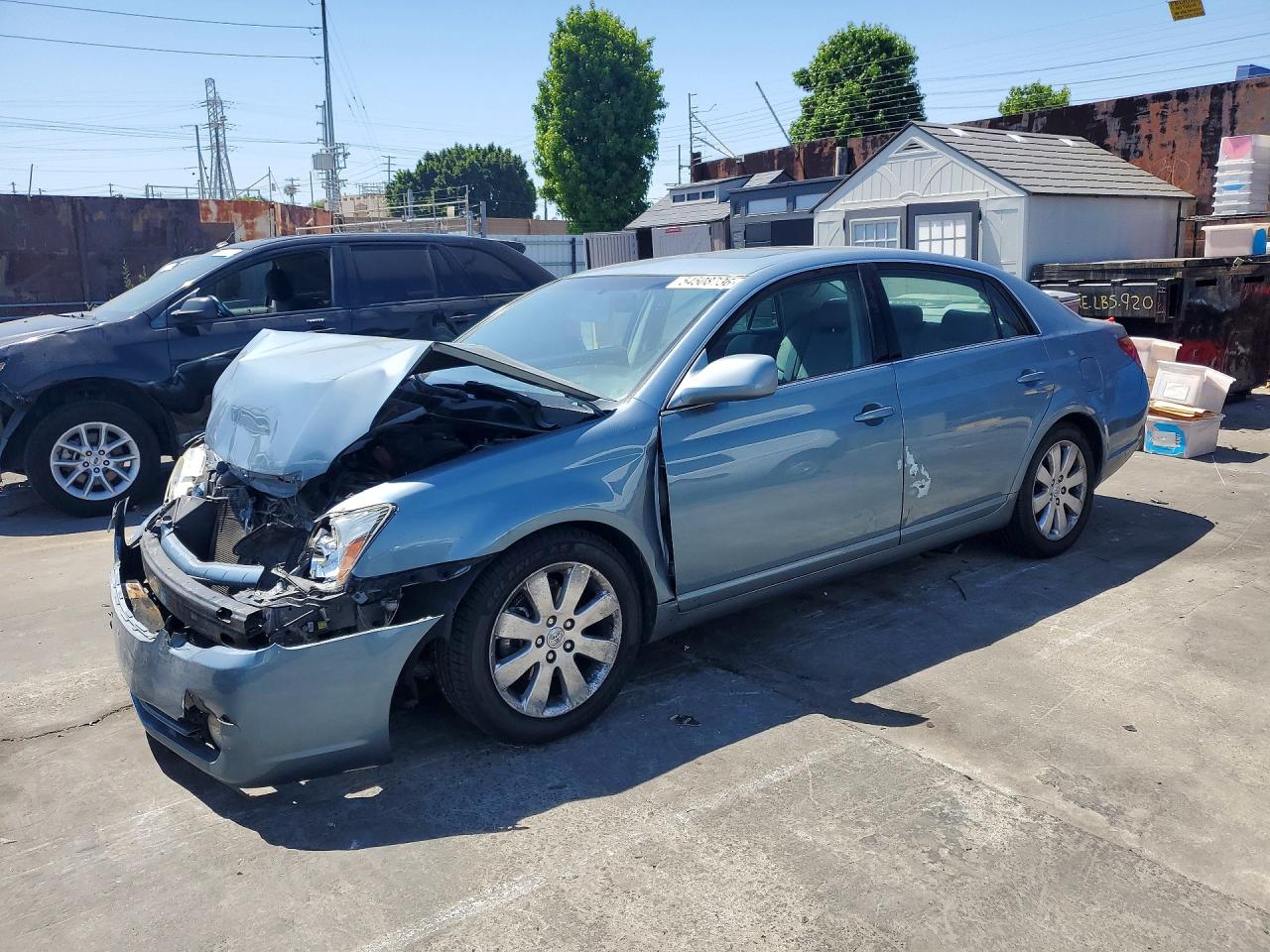 Salvage Toyota Avalon Image