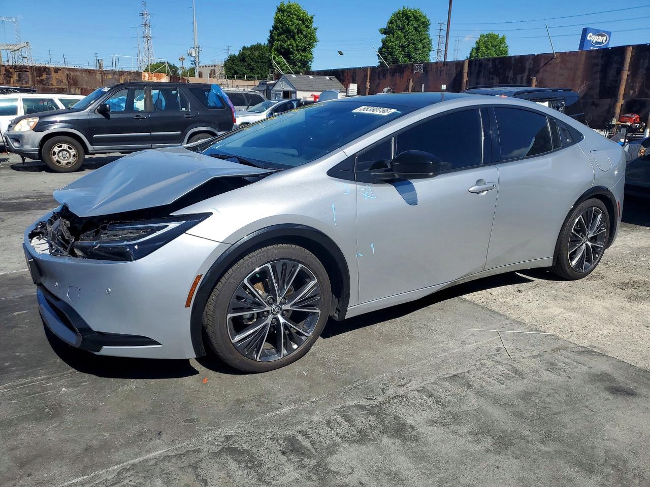 Salvage Toyota Prius Image