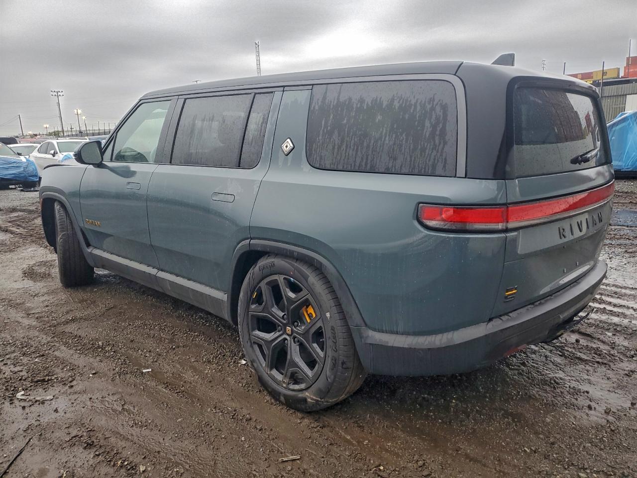 Rivian R1s Premiu Premium