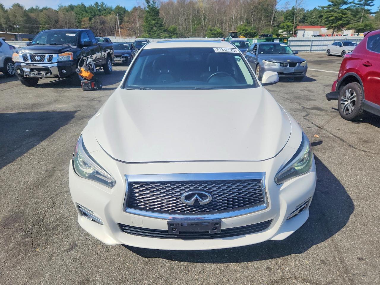 INFINITI Q50 Premium