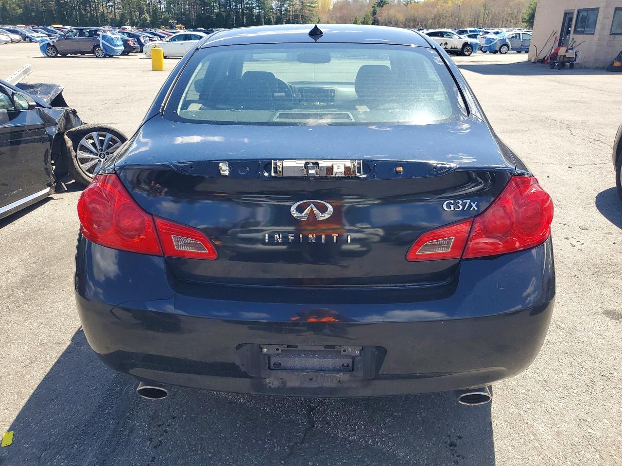 INFINITI G37 X