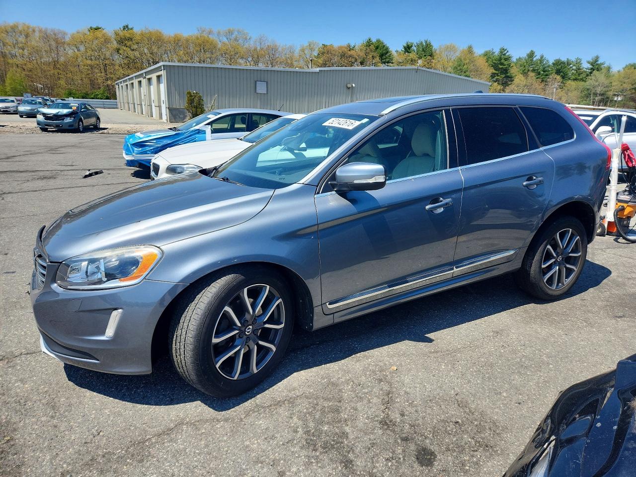 Salvage Volvo XC60 Image