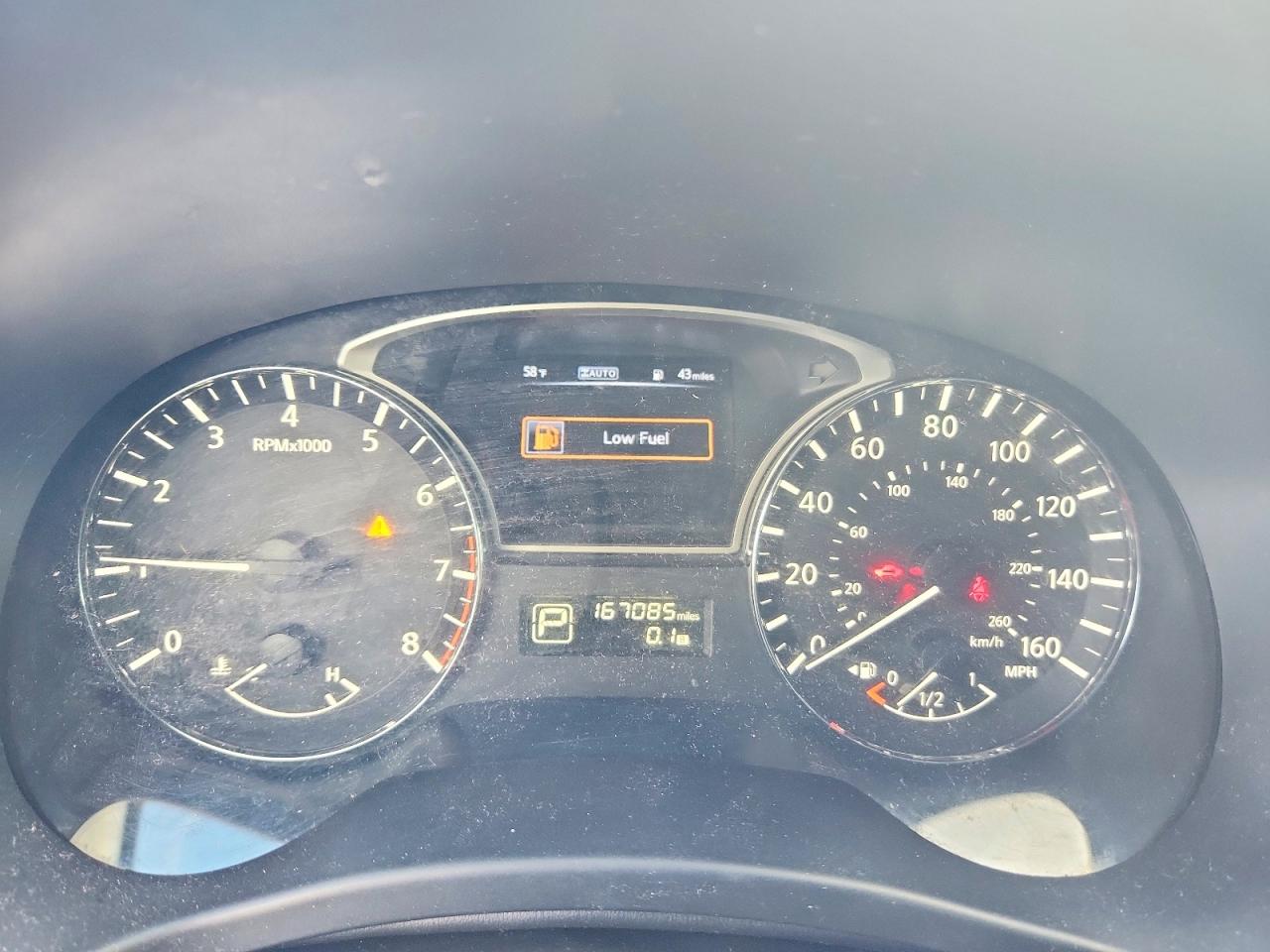 Nissan Pathfinder S
