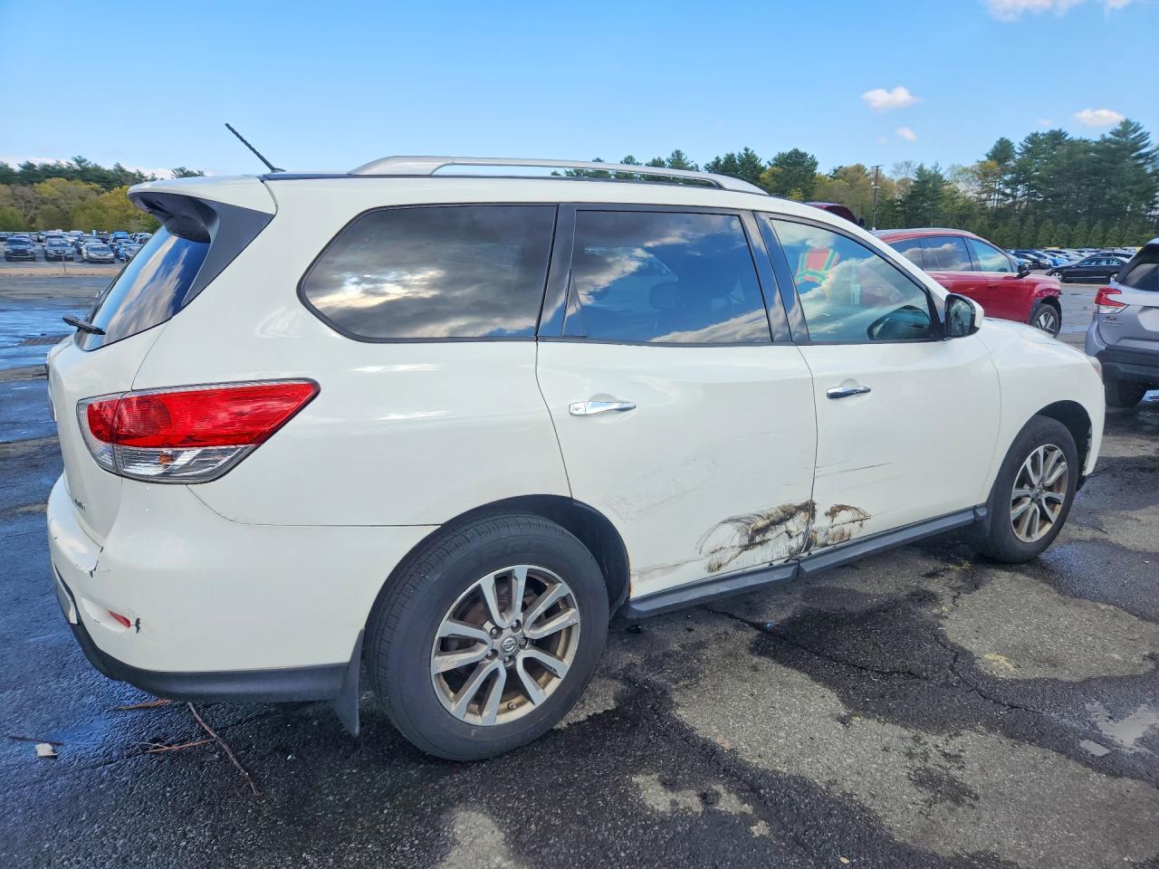 Nissan Pathfinder S