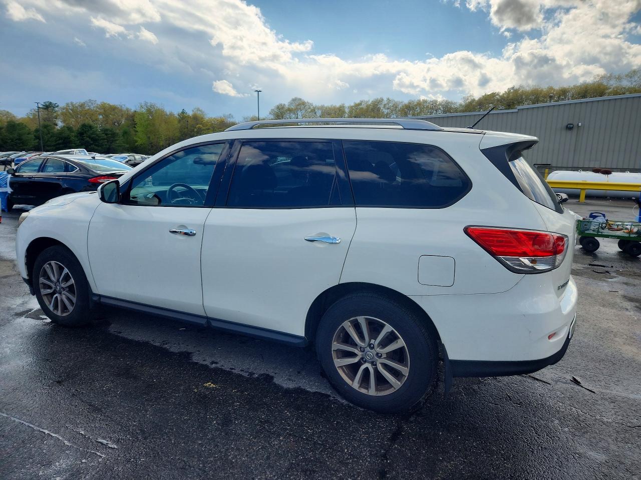 Nissan Pathfinder S