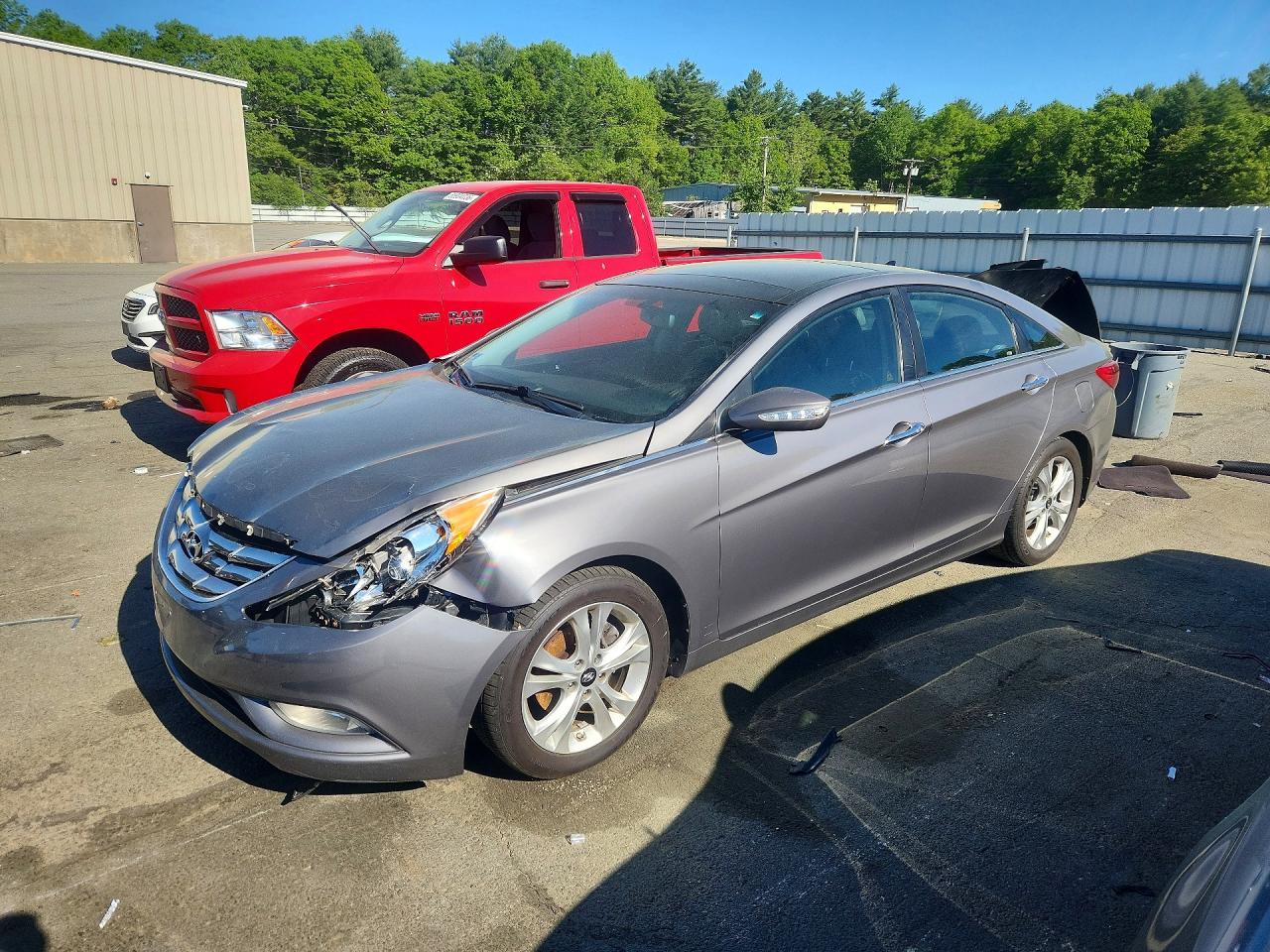 Salvage Hyundai SONATA Image
