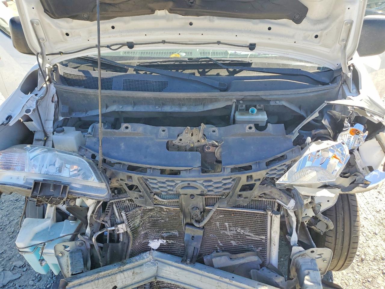Nissan Nv