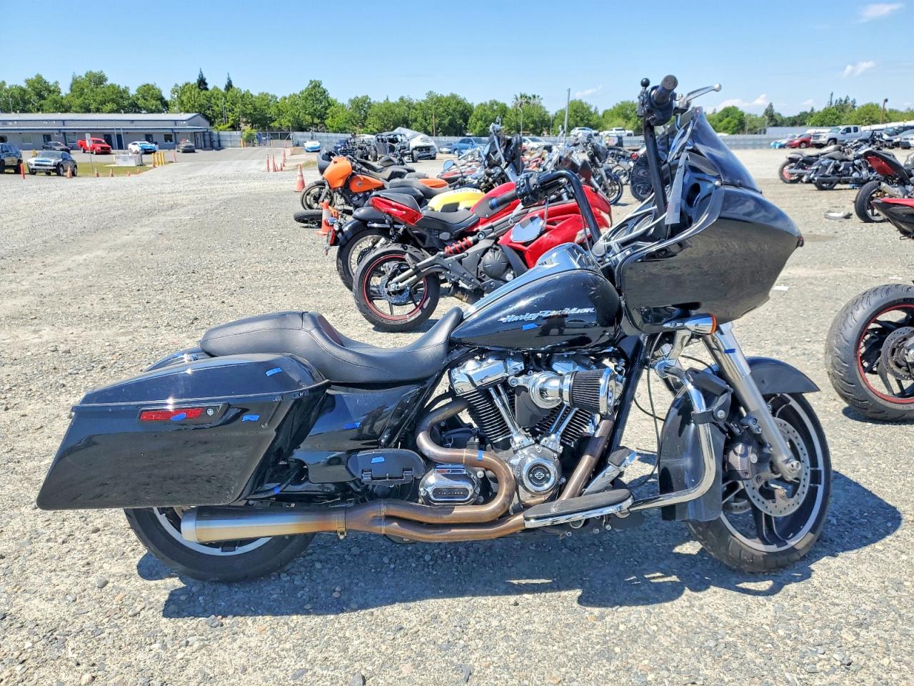Salvage Harley-Davidson Fl Image