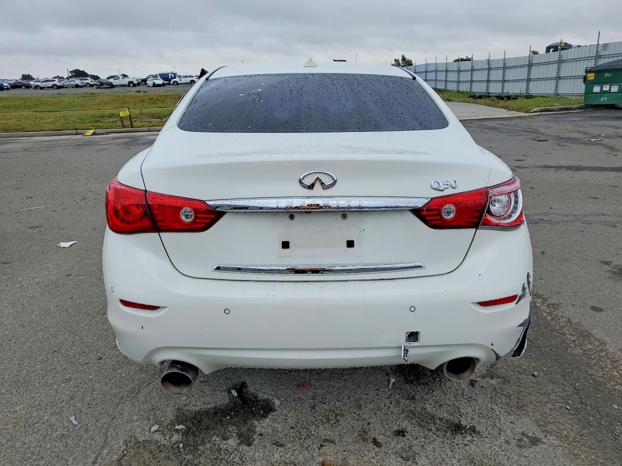 INFINITI Q50 Premium