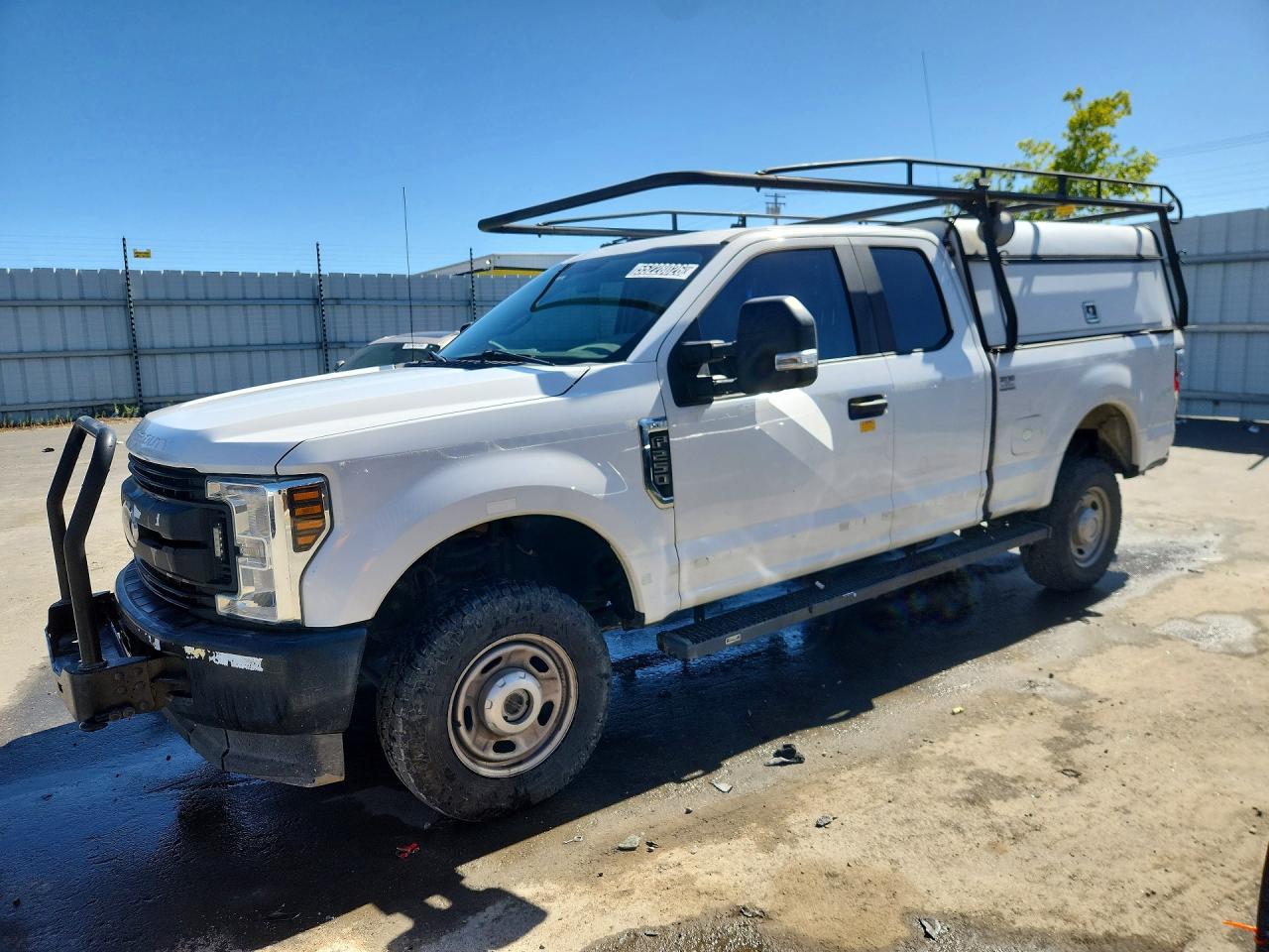 Salvage Ford F-250 Image
