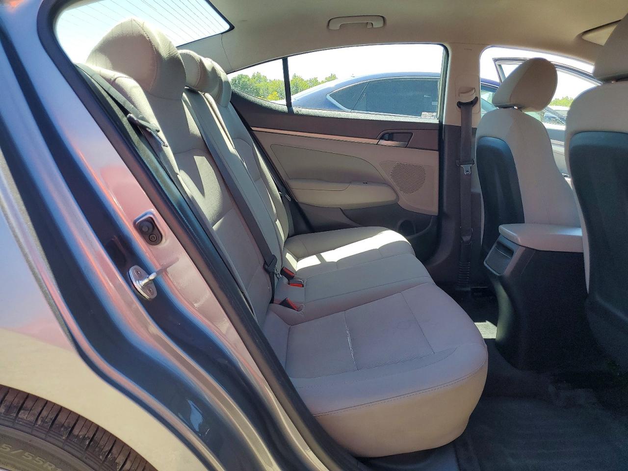 Hyundai ELANTRA Sel