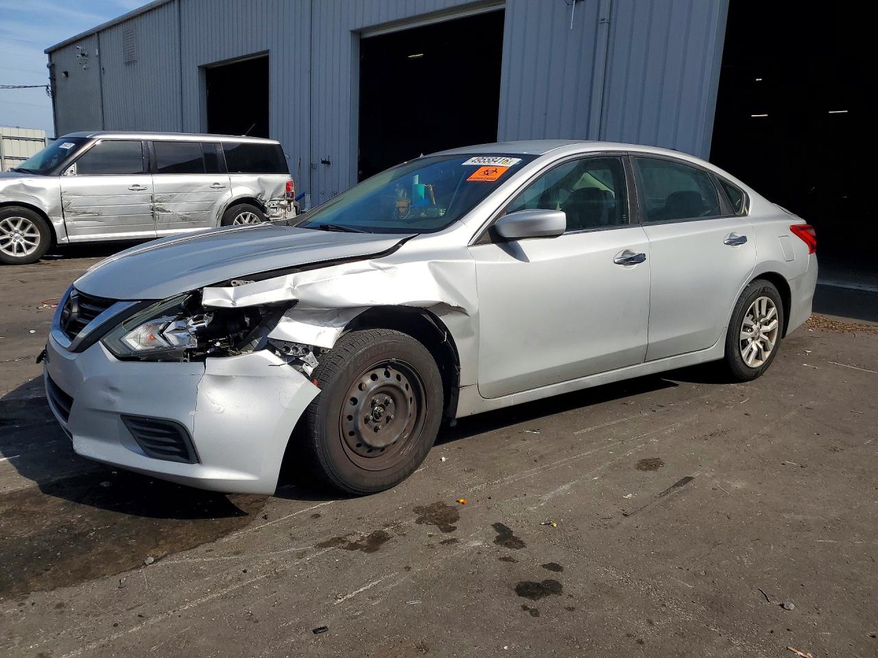 Salvage Nissan Altima Image