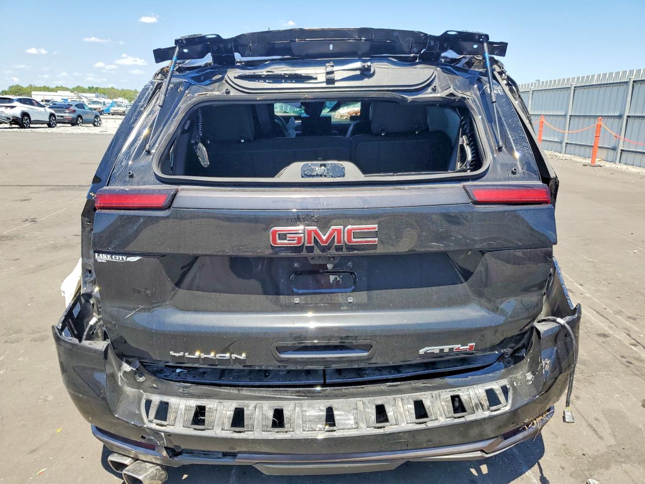 GMC Yukon At4 Ultimate