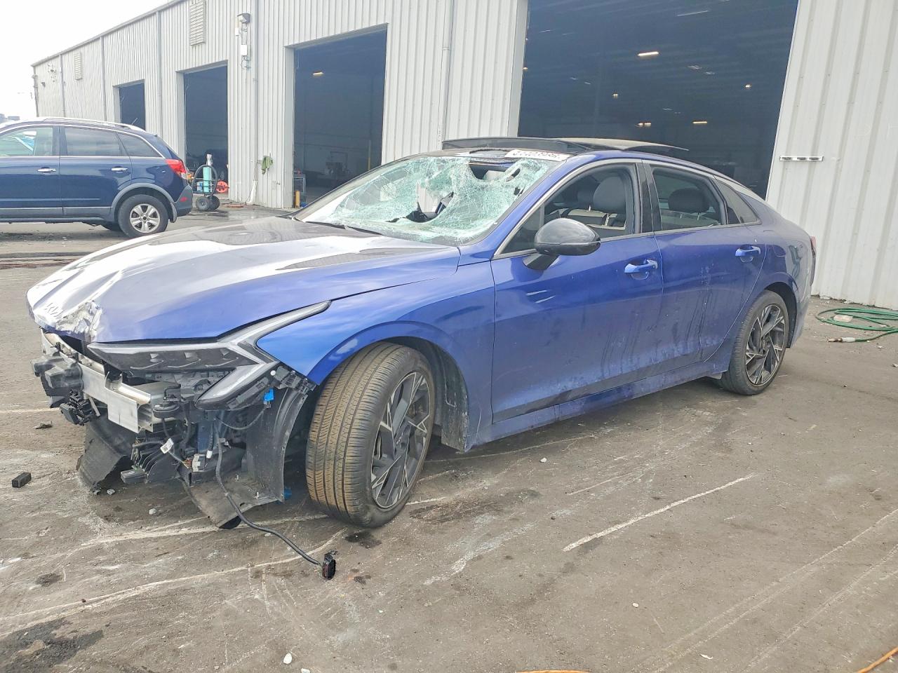 Salvage Kia K5 Image