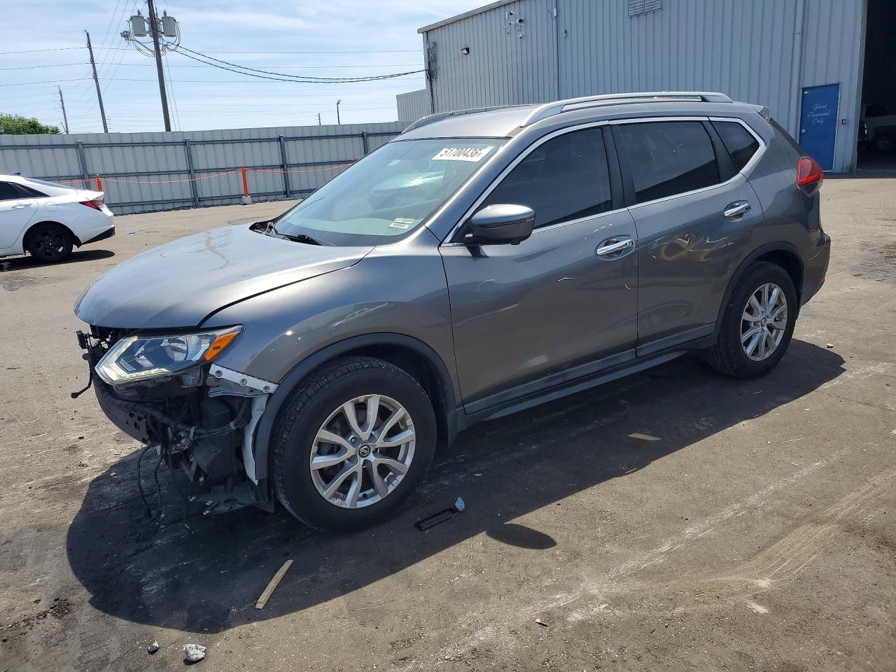 Salvage Nissan Rogue Image