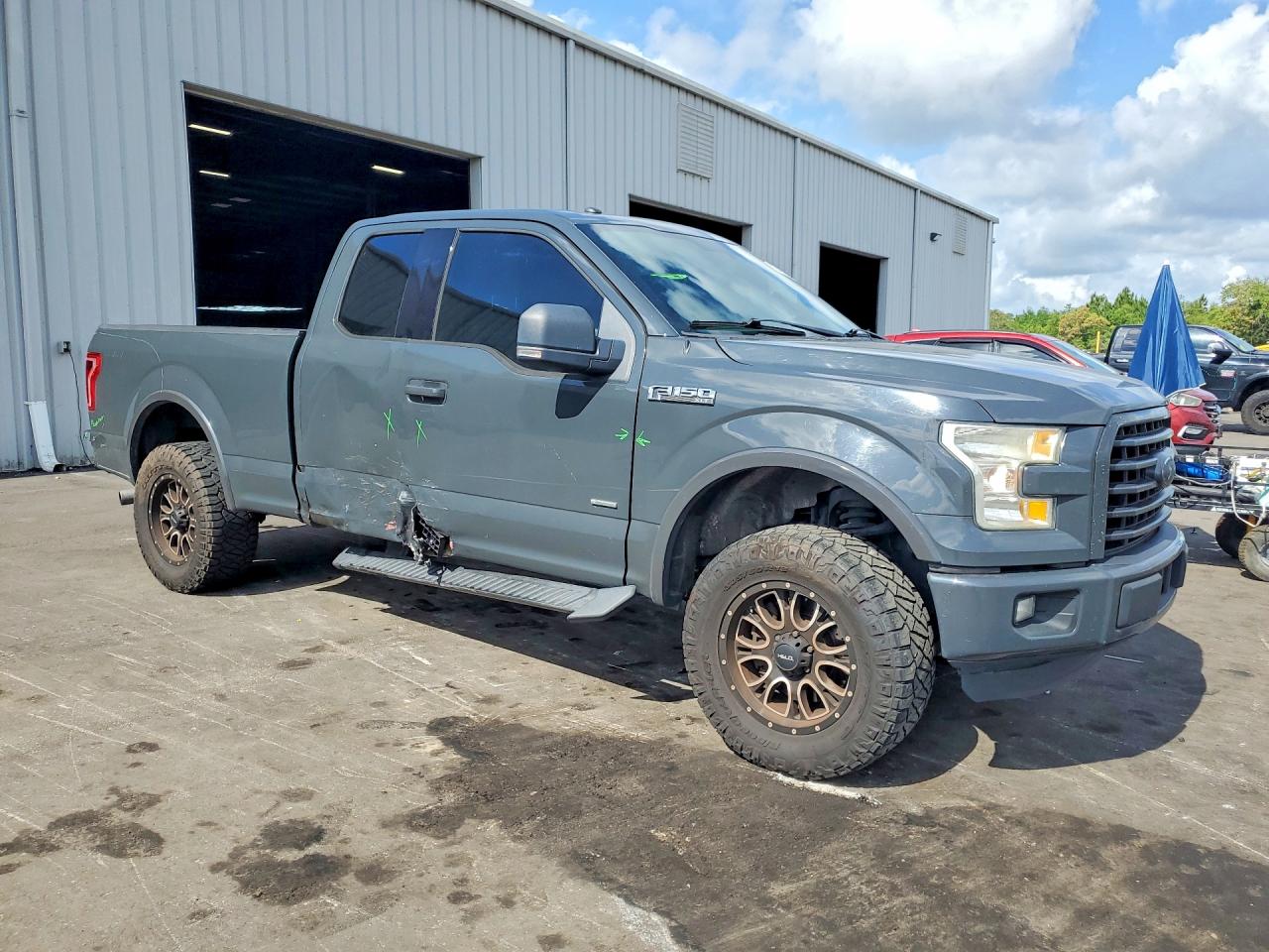 Ford F-150 Super Cab