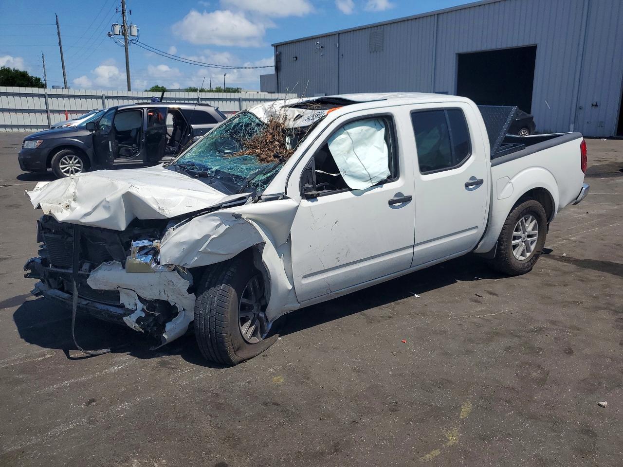 Salvage Nissan Frontier Image