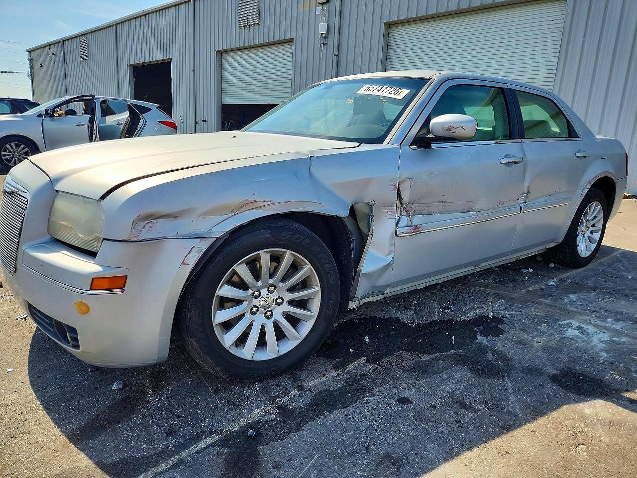 Salvage Chrysler 300 Image