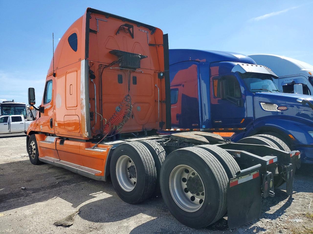 Freightliner Cascadia 125