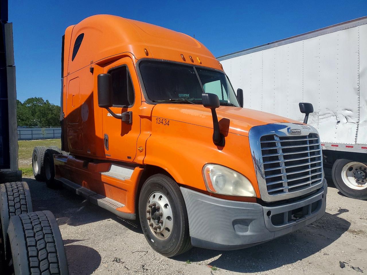 Salvage Freightliner Cascadia 125 Image
