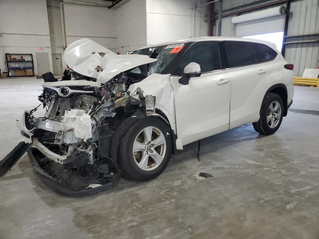 Salvage Toyota Highlander Image