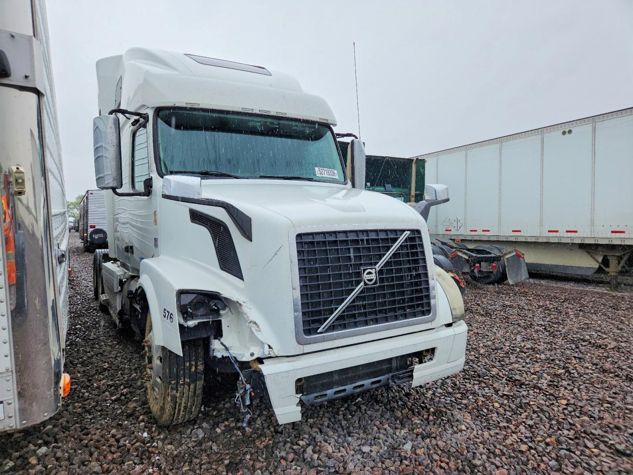 Salvage Volvo Vnl Image