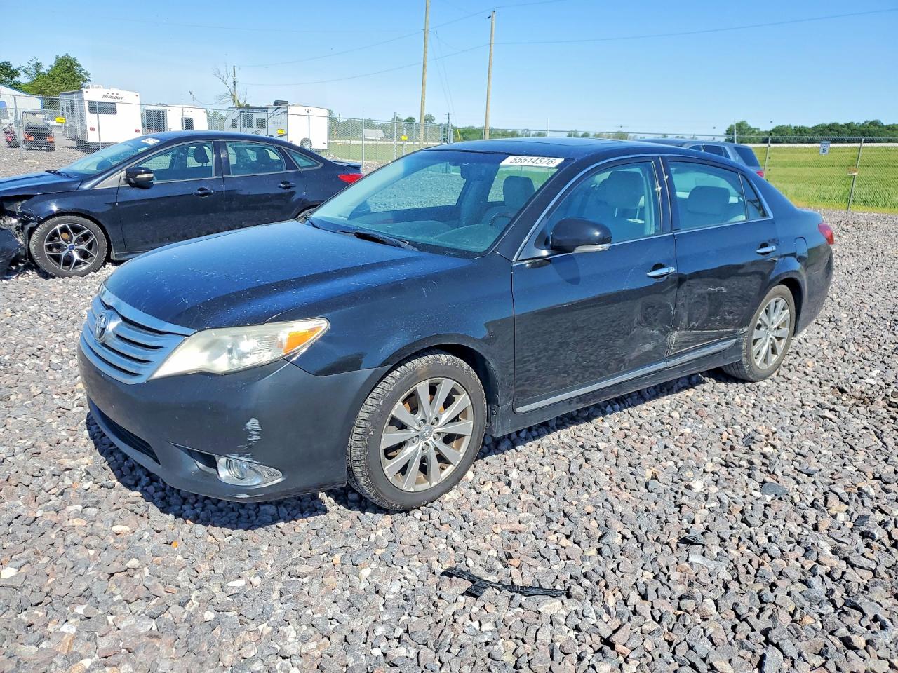 Salvage Toyota Avalon Image