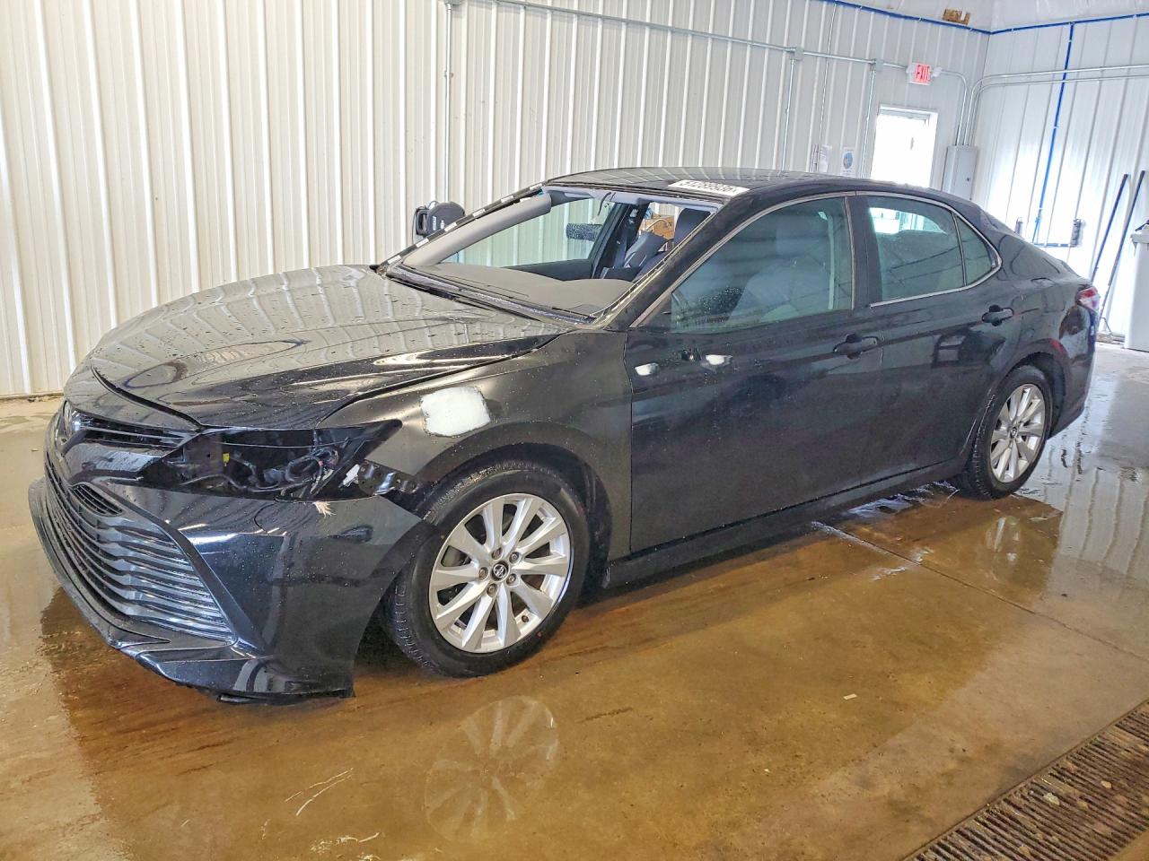 Salvage Toyota Camry Image