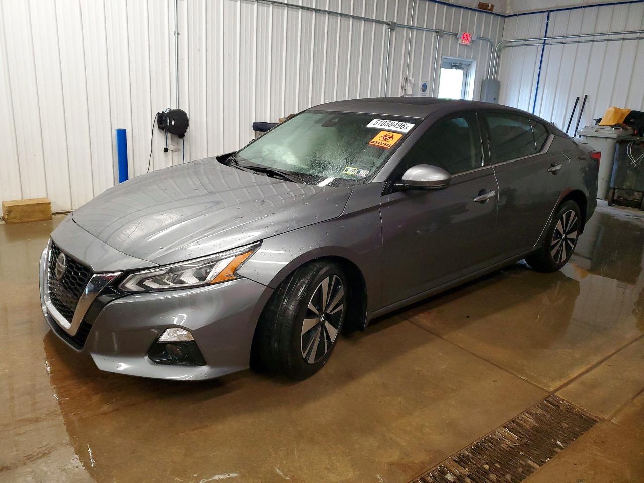 Salvage Nissan Altima Image