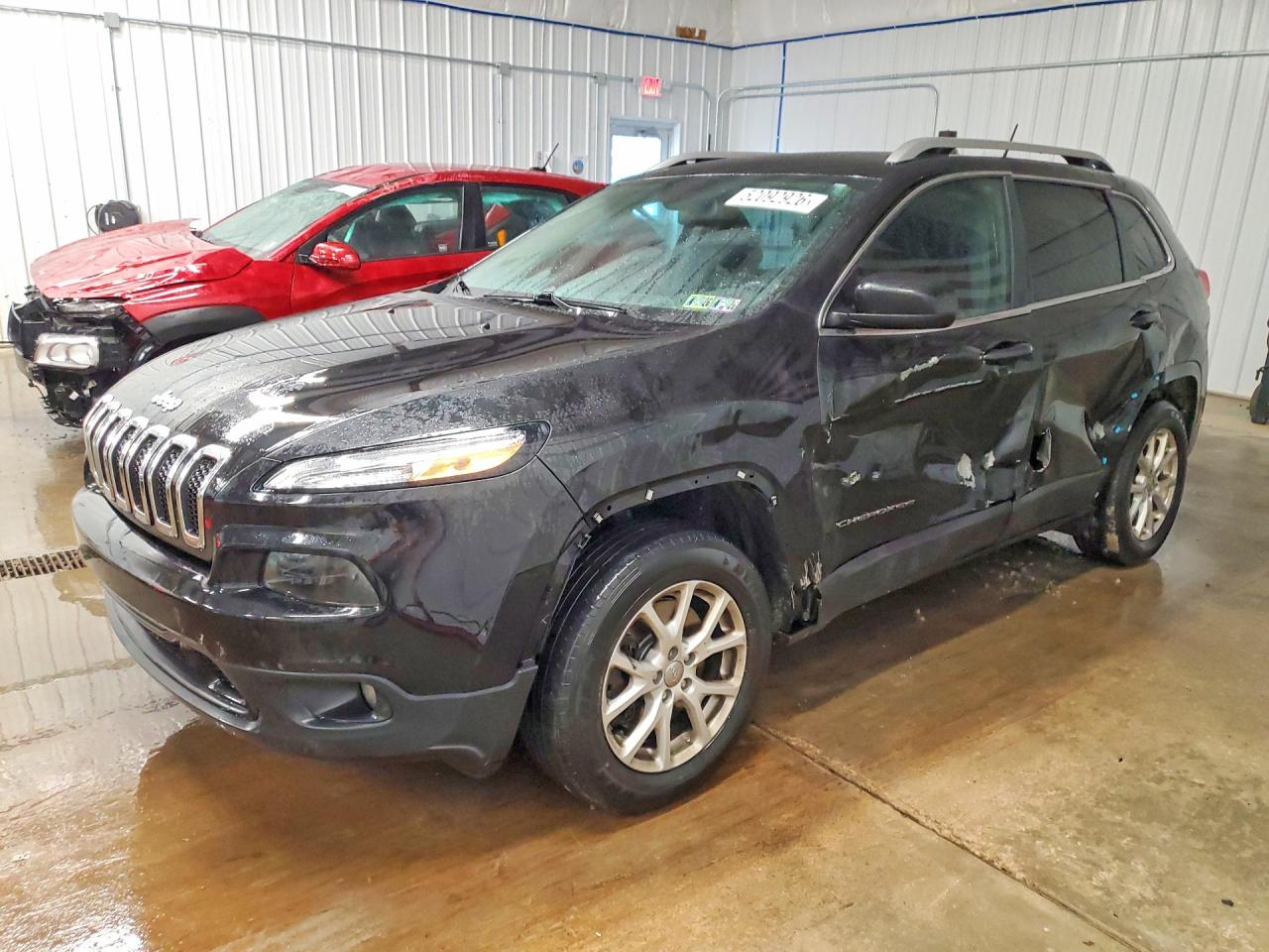 Salvage Jeep Cherokee Image