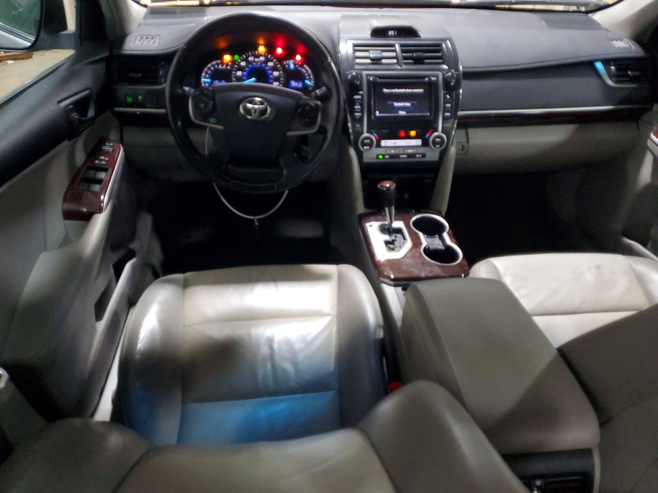 Toyota Camry Xle V6