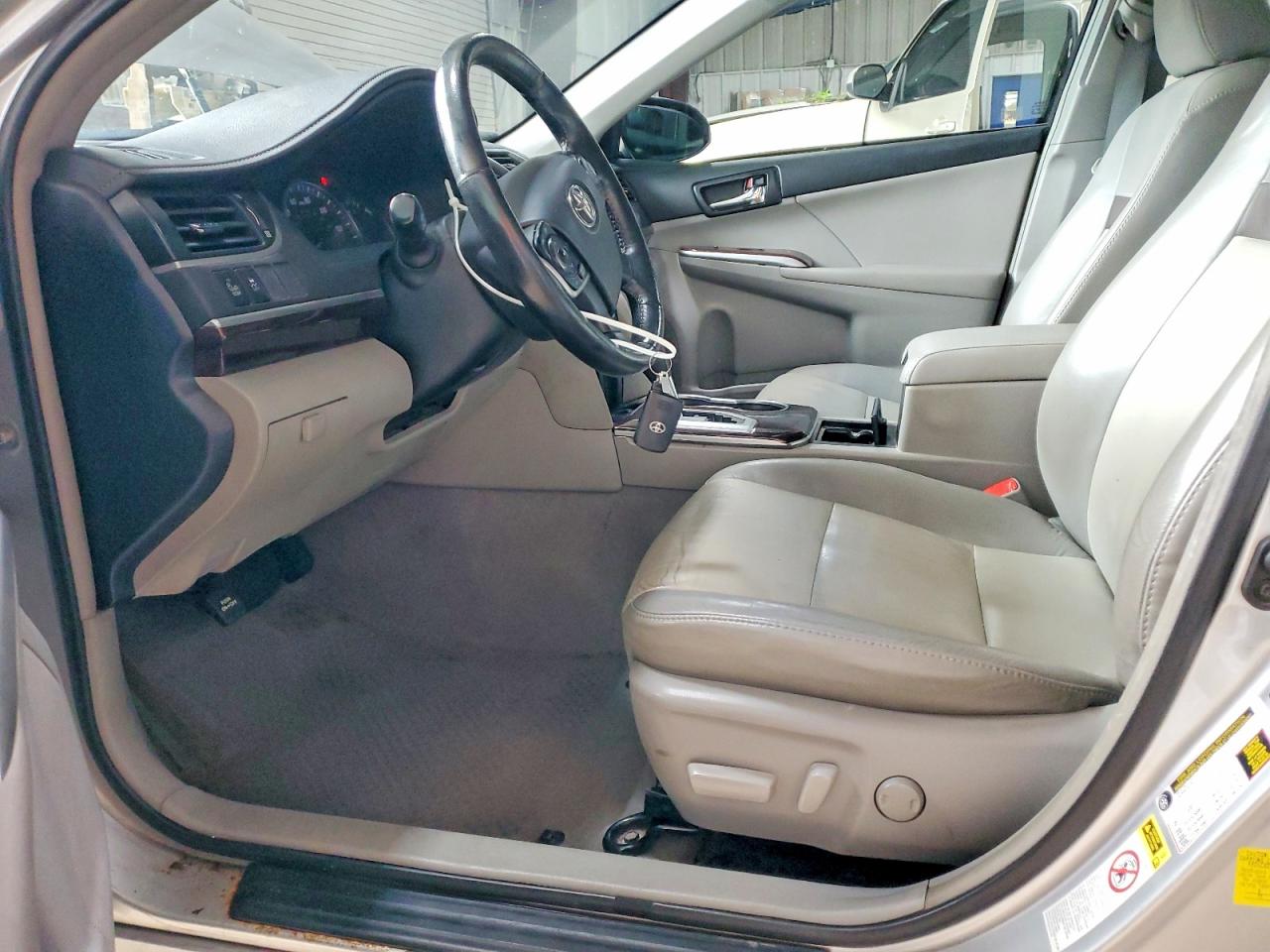 Toyota Camry Xle V6